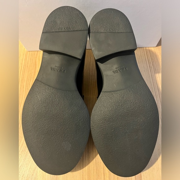 Prada Black leather lace up loafer. Woman’s size 7. - Picture 2 of 12